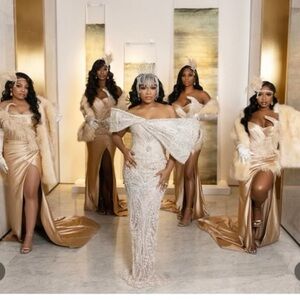 ReSale worn once (4hours)
Prom/Bridal Shower/Wedding